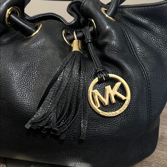 Michael Kors Medium East West Black Leather Tote/Bag GUC retail $398 - Picture 2 of 7